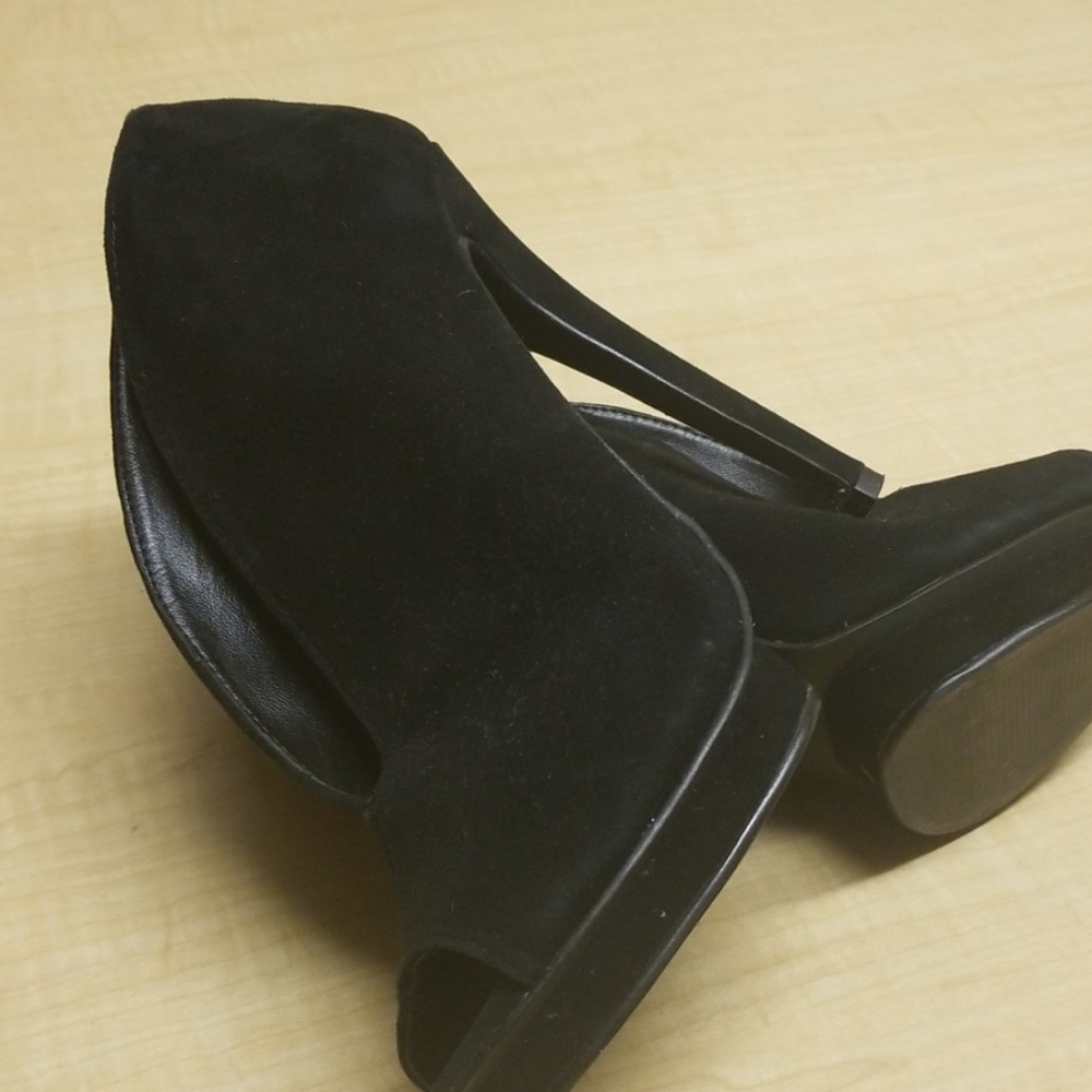 Shoes - Picture 6 of 6